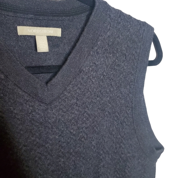 Nordstrom Cable Knit Sweater Vest Grey 100% Extra Fine Merino Wool Large Men's - Picture 2 of 11